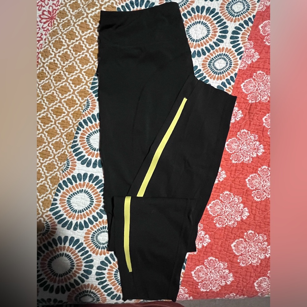 Zyia high rise leggings
